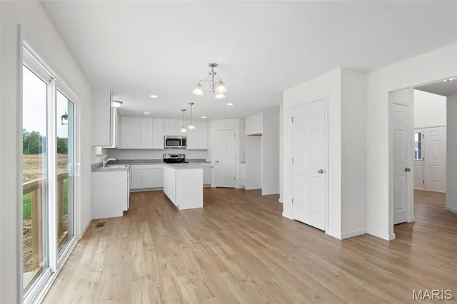 $408,183 | 3839 Sonora Stone Drive, Florissant, MO 63031