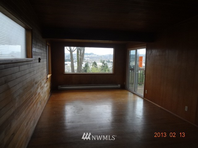 260 Maple Avenue Northwest Renton, WA 98057 - Photo 2 of 11