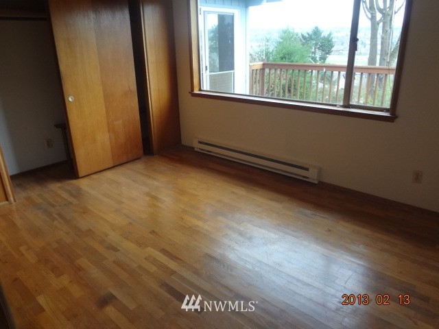 260 Maple Avenue Northwest Renton, WA 98057 - Photo 5 of 11