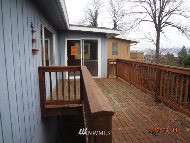 260 Maple Avenue Northwest Renton, WA 98057 - Photo 9 of 11
