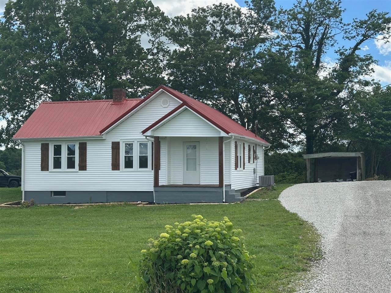 33 Moore Road Summer Shade, KY 42166 - Photo 1 of 10 Gallery Image 1