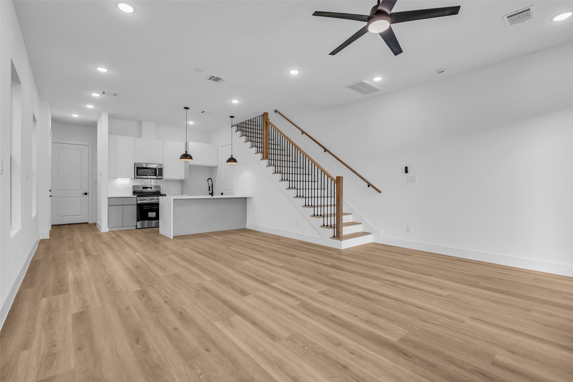 1506 Griffin Street Houston, TX 77009 - Photo 15 of 38