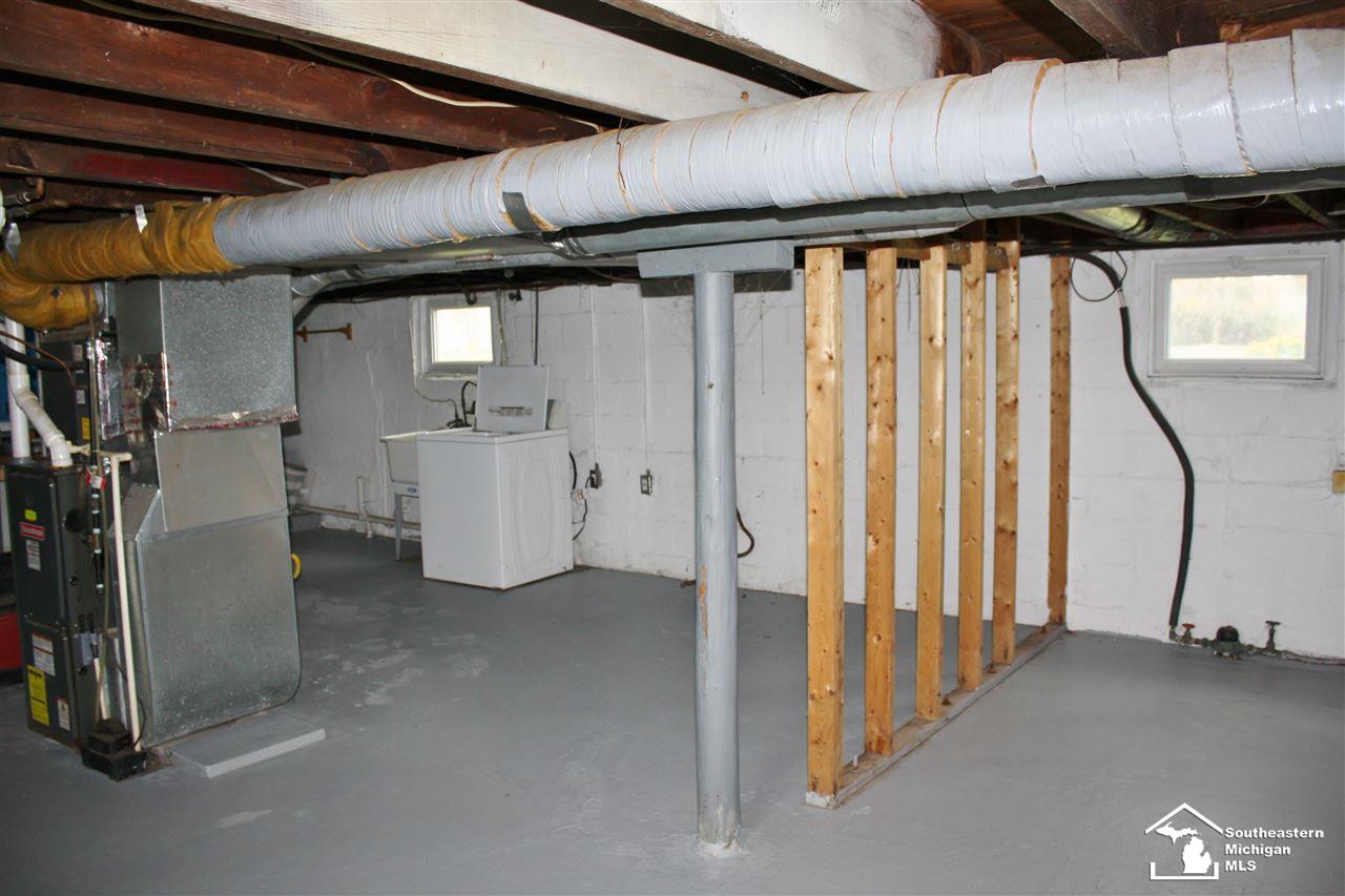 12600 Grafton Road Carleton, MI 48117 - Photo 20 of 23 31397765-19.JPG
