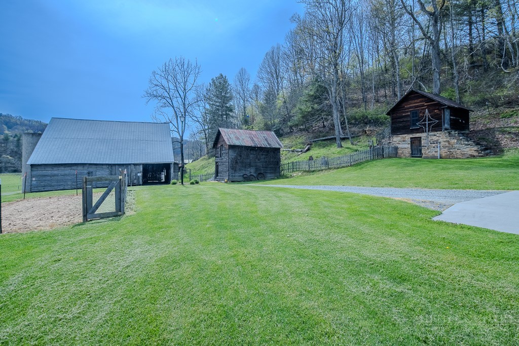 150 Wm Hardy Mast Road Sugar Grove, NC 28679 - Photo 31 of 45