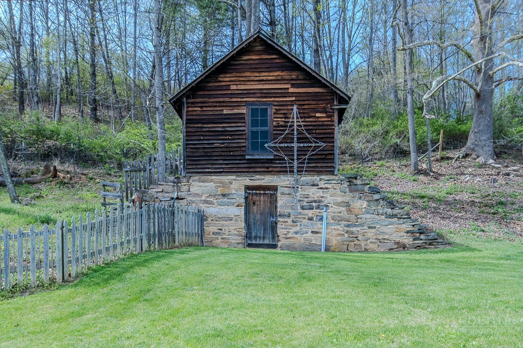 150 Wm Hardy Mast Road Sugar Grove, NC 28679 - Photo 32 of 45