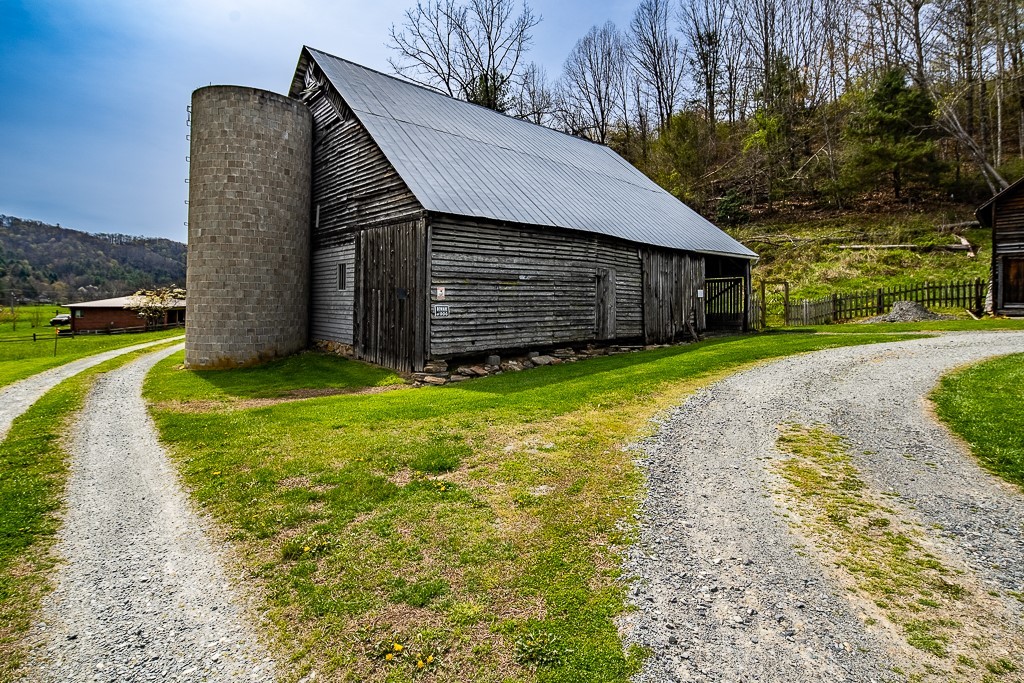 150 Wm Hardy Mast Road Sugar Grove, NC 28679 - Photo 34 of 45