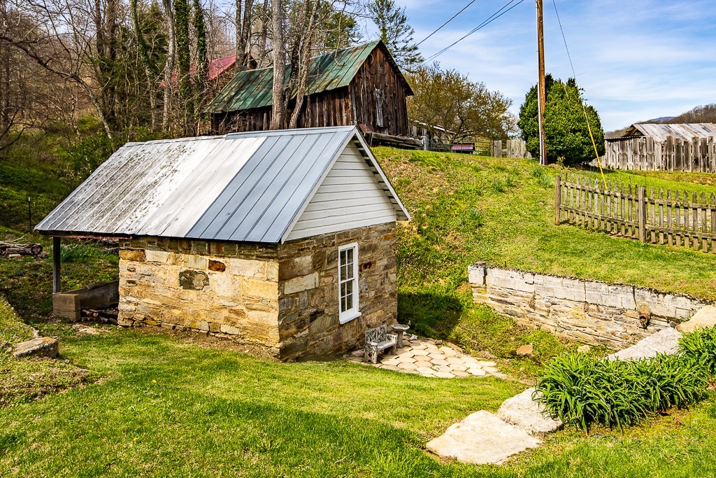 150 Wm Hardy Mast Road Sugar Grove, NC 28679 - Photo 40 of 45