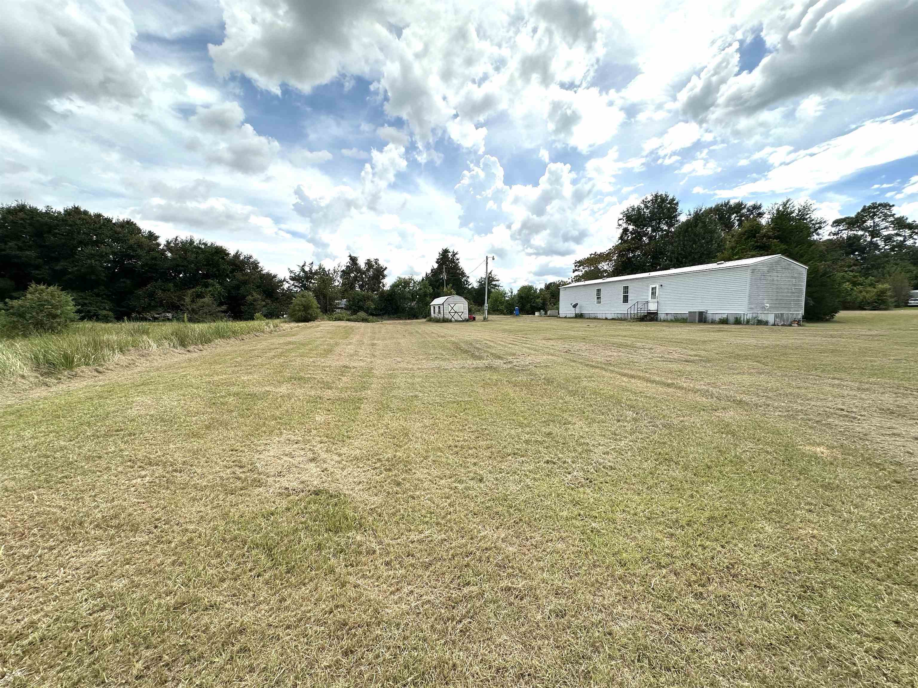 23268 T D Barnett Road Robertsdale, AL 36567 - Photo 3 of 16 Yard