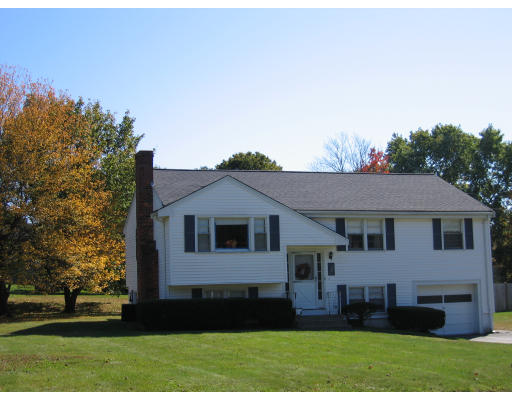 4 Cobb Terrace Walpole, MA 02081 - Photo 1 of 8 Gallery Image 1
