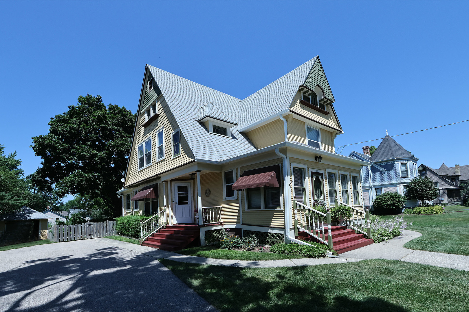 121 Grace Street Sharon, WI 53585 - Photo 2 of 29