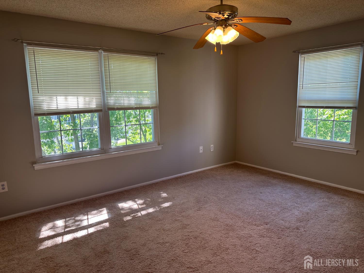 304 Wimbeldon Court North Brunswick, NJ 08902 - Photo 7 of 19