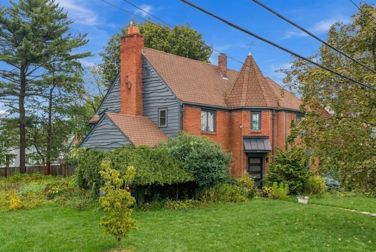 47 Stanley Road Swampscott, MA 01907 - Photo 3 of 41 Gallery Image 3