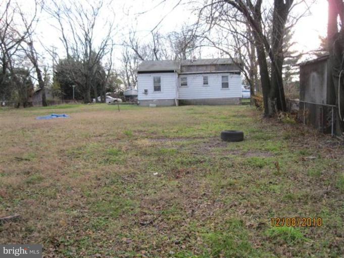 1903 Wills Road Dundalk, MD 21222 - Photo 4 of 10 Exterior (Rear)