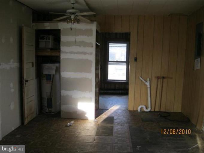 1903 Wills Road Dundalk, MD 21222 - Photo 6 of 10 Family Room
