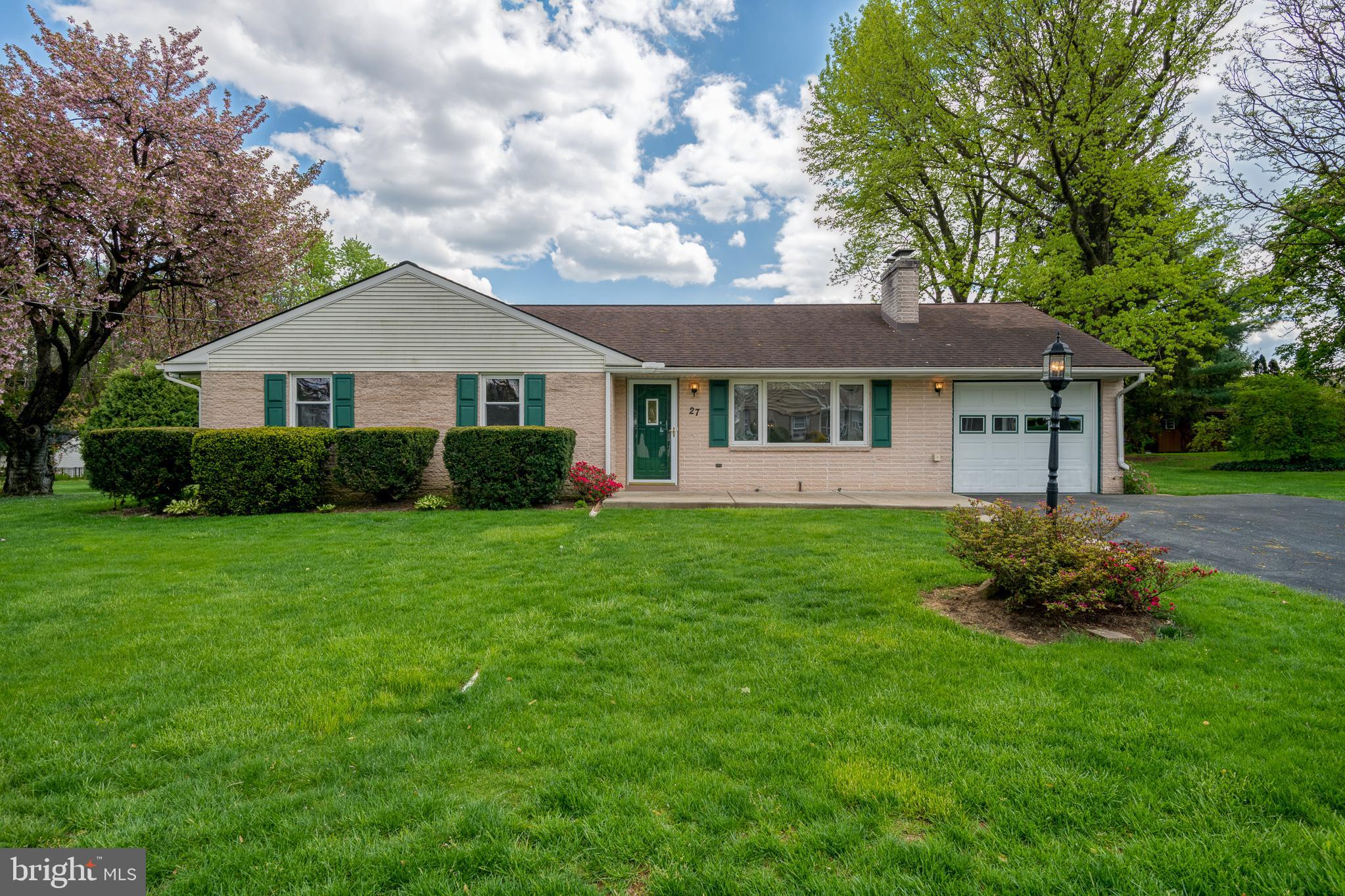 27 Pfautz Avenue Lititz, PA 17543 - Photo 1 of 25 a front view of a house with a garden
