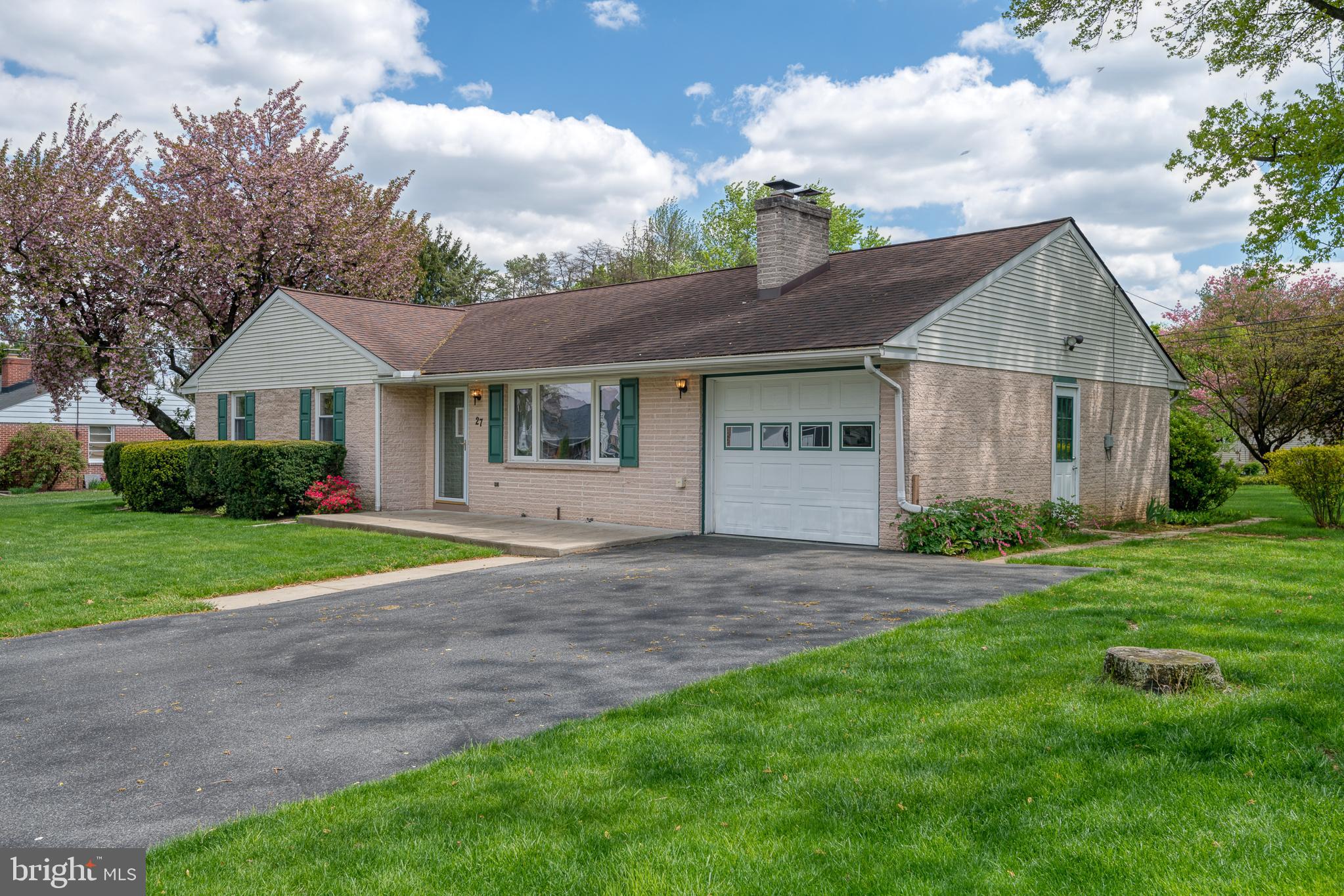 27 Pfautz Avenue Lititz, PA 17543 - Photo 2 of 25 a view of outdoor space yard and front view of a house