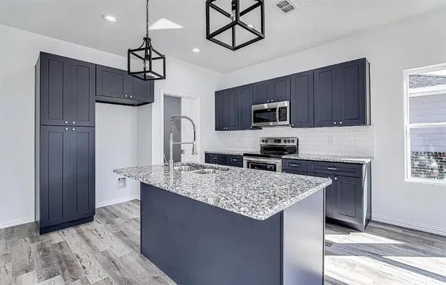 $2,495 | 125 North Magnolia Street, Crowley, TX 76036