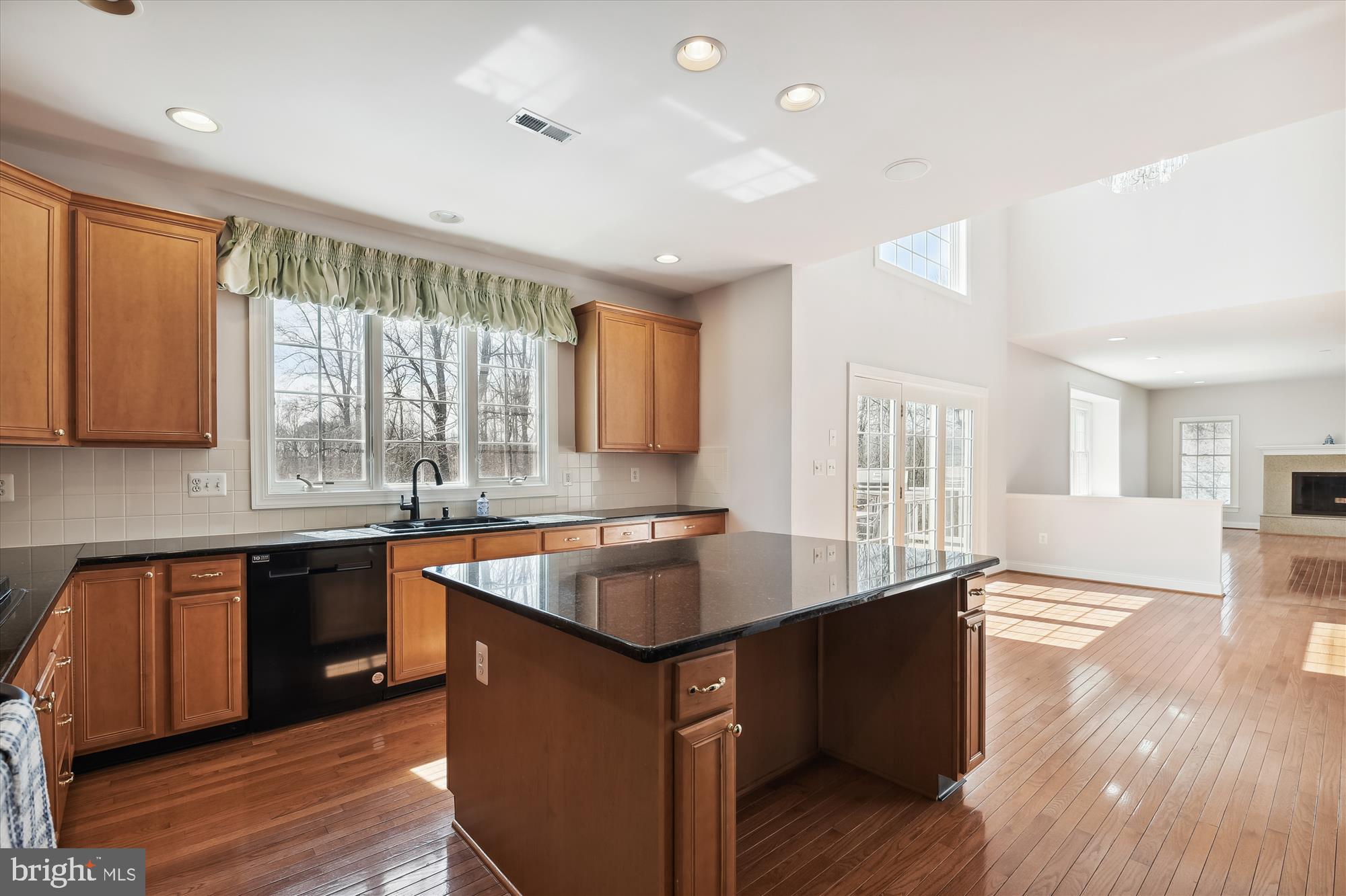 109 Hunts Bluff Road Sparks Glencoe, MD 21152 - Photo 11 of 71 Gorgeous granite center Island