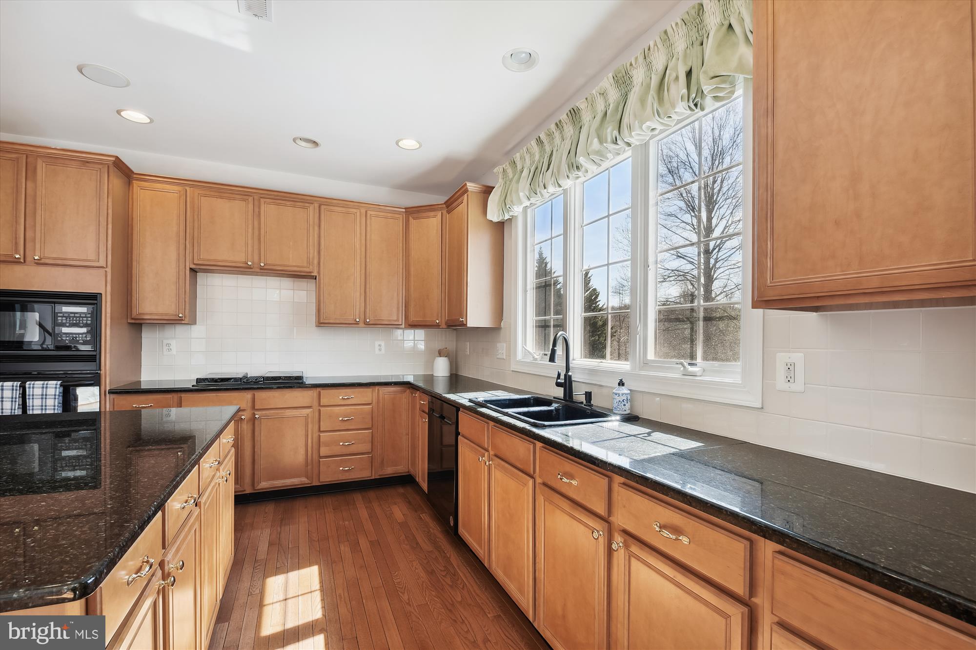 109 Hunts Bluff Road Sparks Glencoe, MD 21152 - Photo 10 of 71 Acres of granite throughout Kitchen