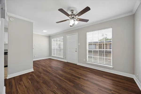 $995 | 201 Emerson Street, Unit 10, Houston, TX 77006