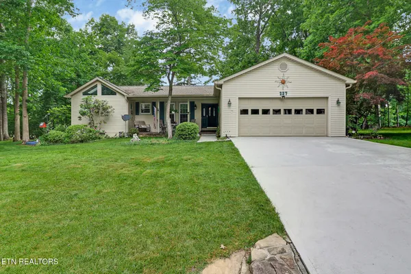 $319,000 | 227 Lakeview Drive, Crossville, TN 38558