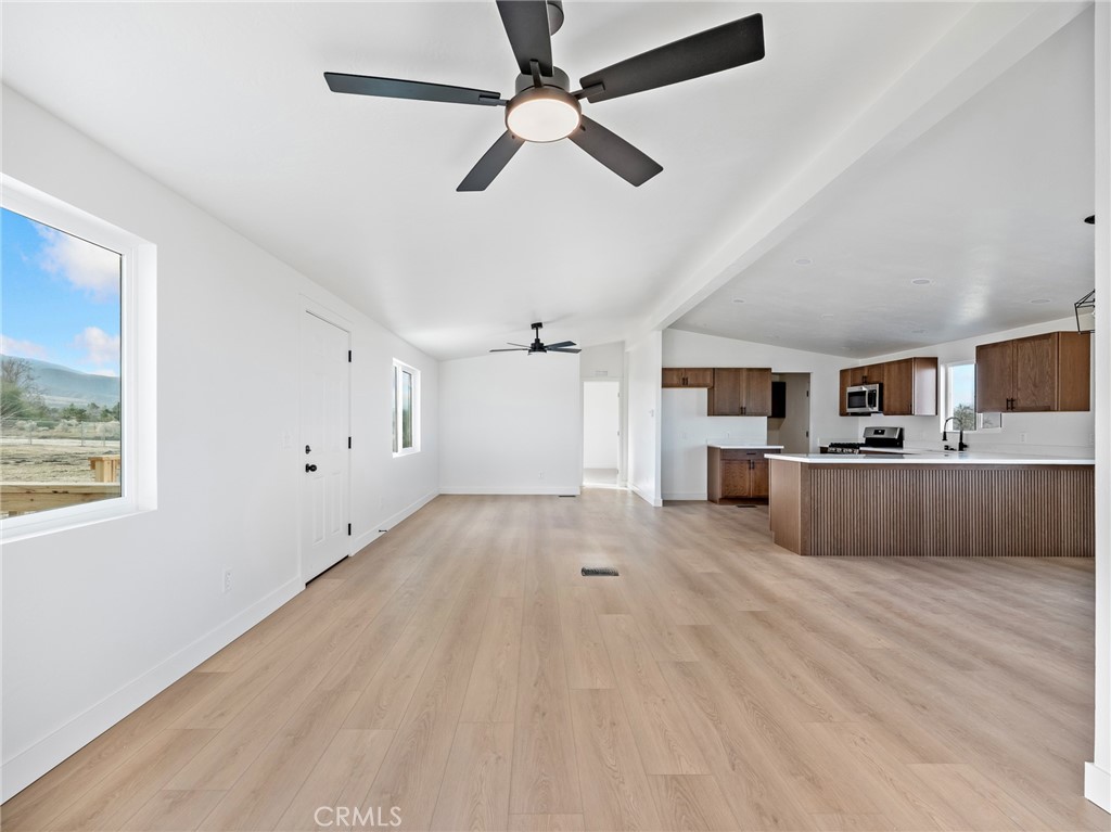 11623 Desert View Road Pinon Hills, CA 92372 - Photo 4 of 47