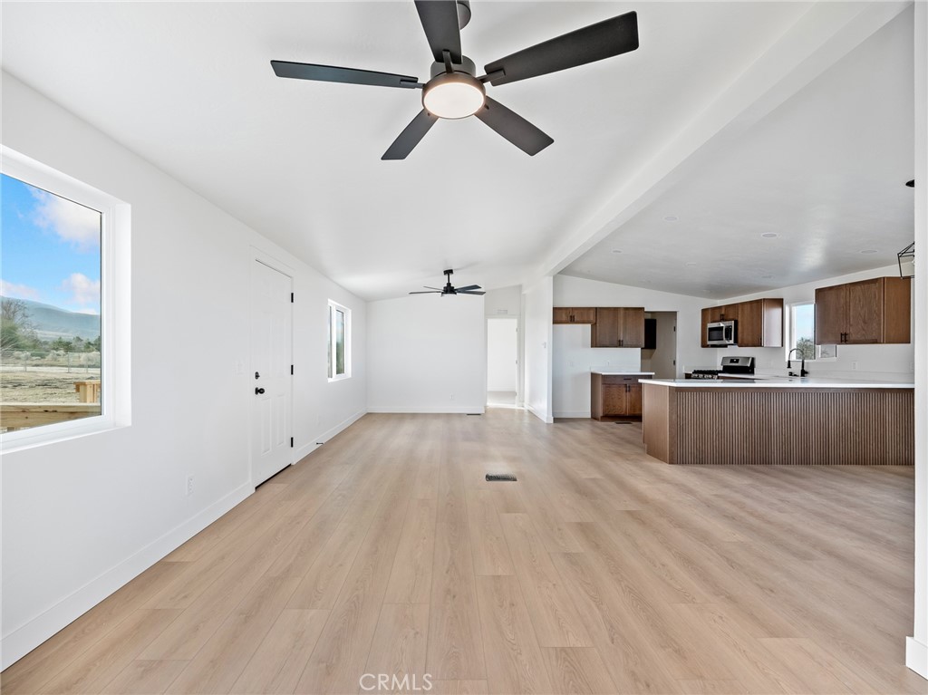 11623 Desert View Road Pinon Hills, CA 92372 - Photo 4 of 47