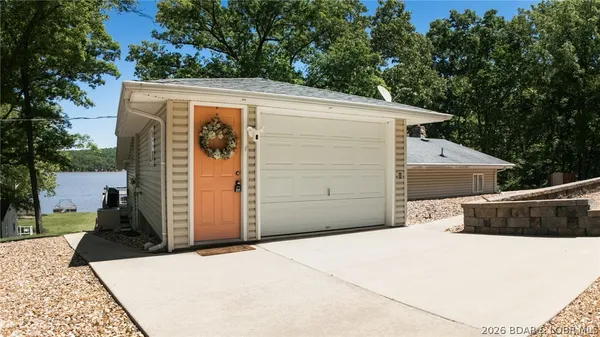 $425,000 | 30850 Settlers Lane, Edwards, MO 65326