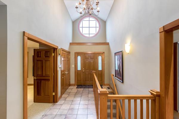 5227 Linworth Road Columbus, OH 43235 - Photo 3 of 25 Gallery Image 3