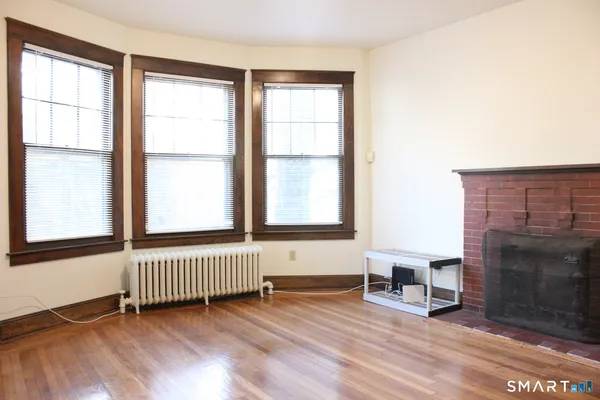 $2,950 | 16 Woodland Street, Unit 1, New Haven, CT 06511