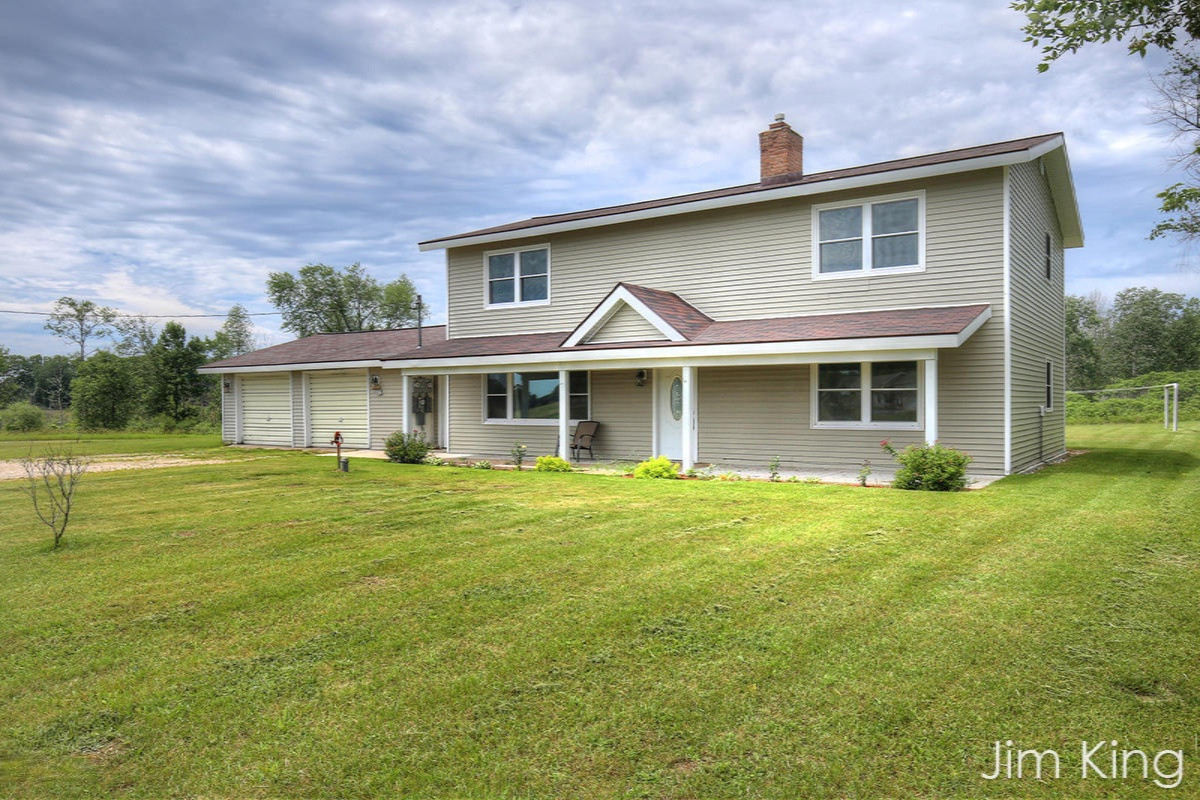 10735 Bale Road Lakeview, MI 48850 - Photo 2 of 31 IMG_1074