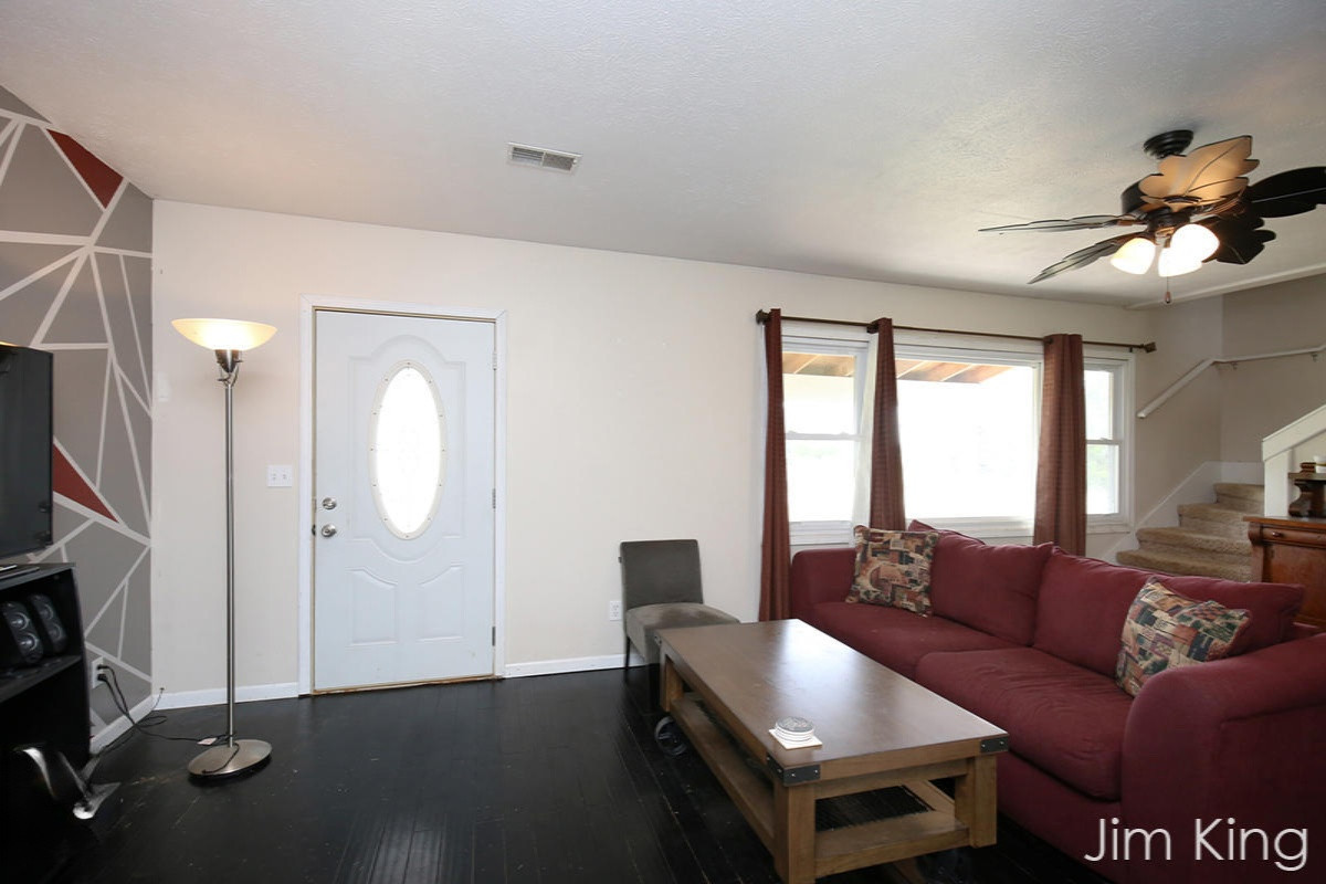 10735 Bale Road Lakeview, MI 48850 - Photo 5 of 31 IMG_1077
