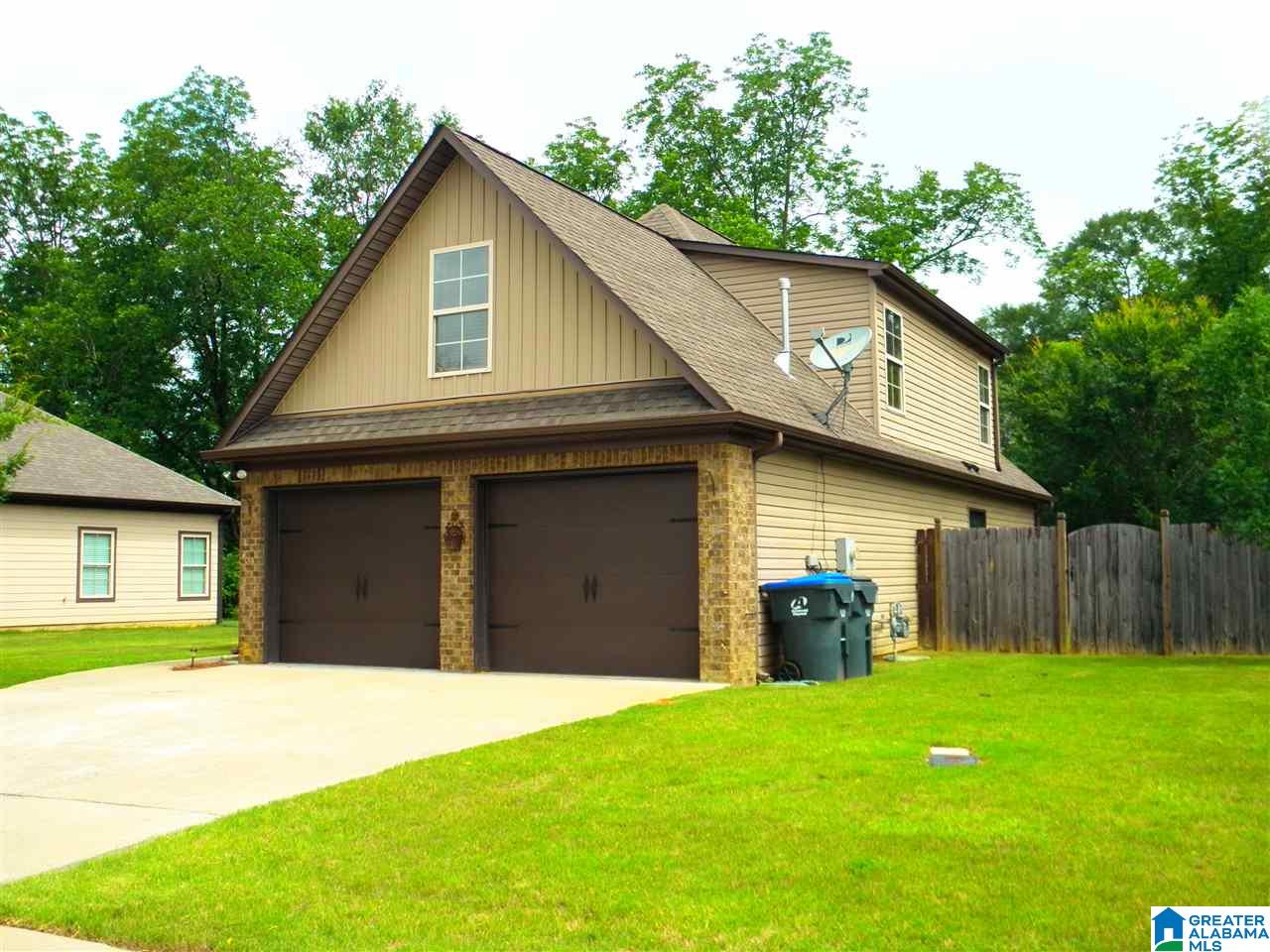 104 Falling Waters Lane Alabaster, AL 35114 - Photo 3 of 26