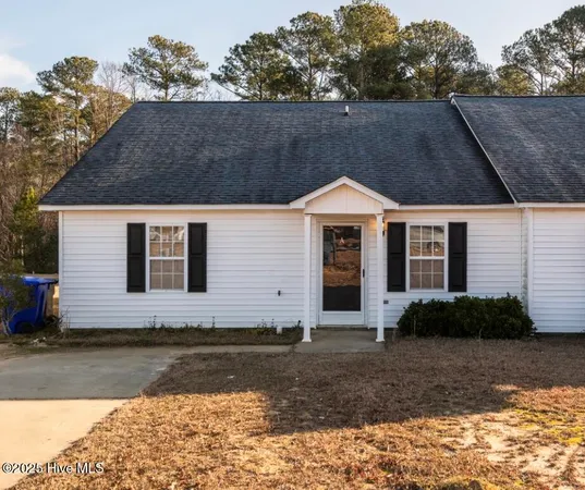 $1,400 | 510 Lake Road, Unit A, Greenville, NC 27834