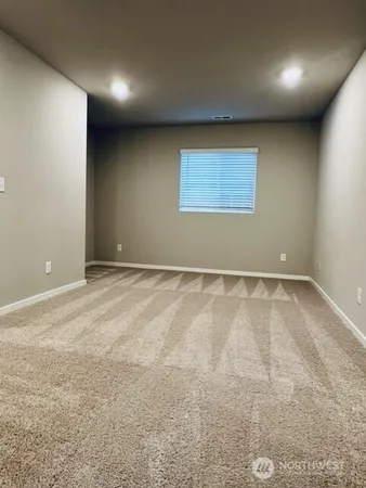 $3,100 | 18702 108th Avenue East, Puyallup, WA 98374