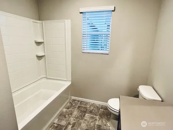 $3,100 | 18702 108th Avenue East, Puyallup, WA 98374