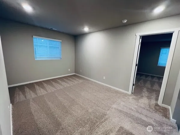 $3,100 | 18702 108th Avenue East, Puyallup, WA 98374