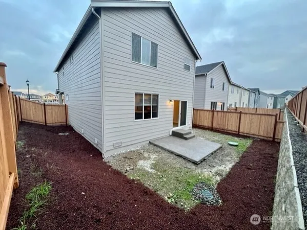 $3,100 | 18702 108th Avenue East, Puyallup, WA 98374