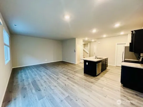 $3,100 | 18702 108th Avenue East, Puyallup, WA 98374