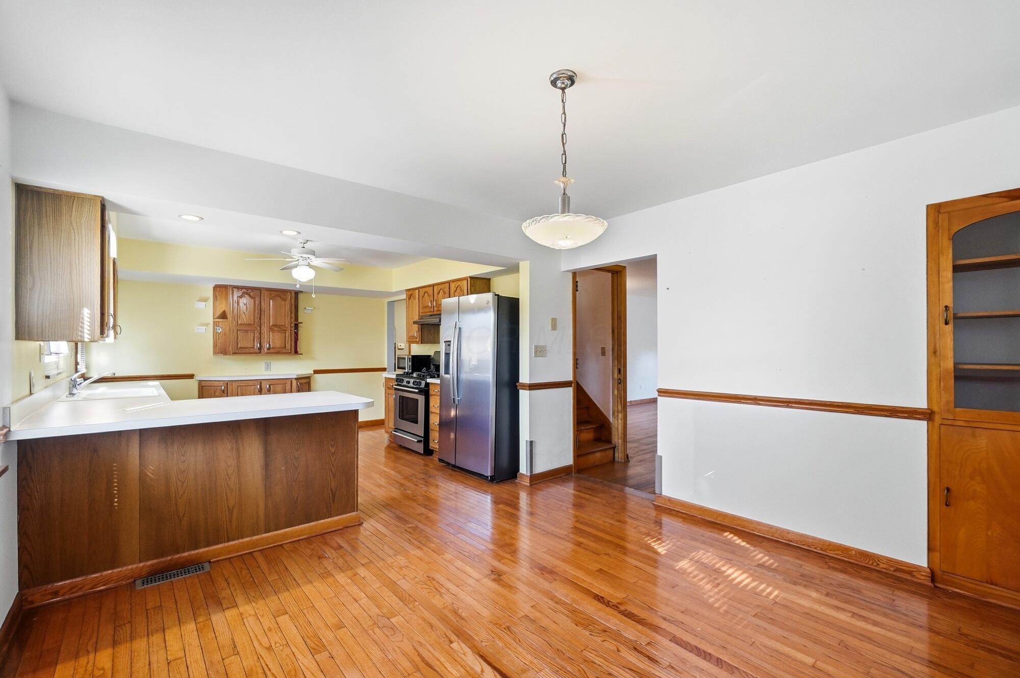559 Enfield Road Columbus, OH 43209 - Photo 14 of 33 Large area to cook and have nice meals.