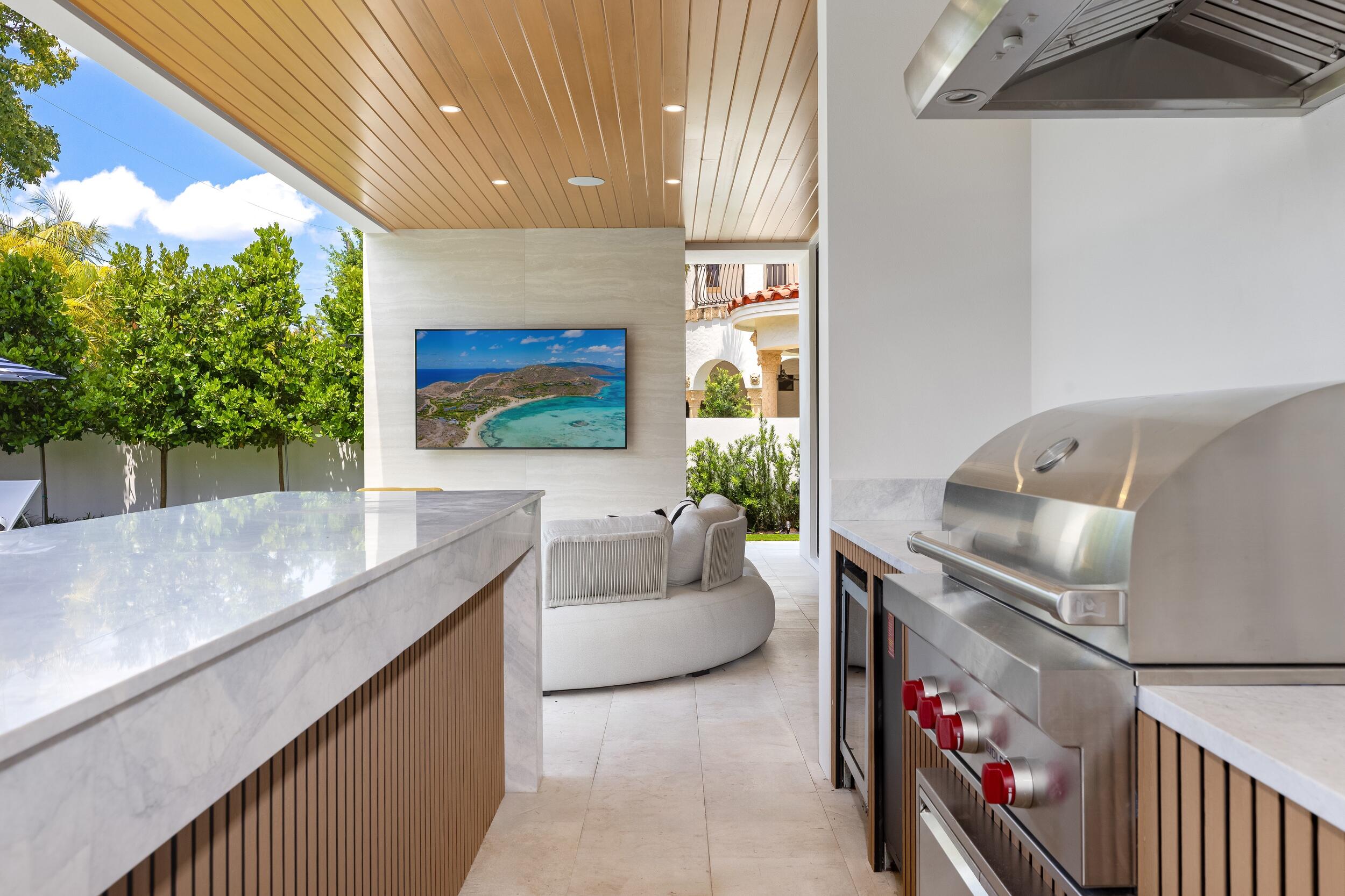 1351 Cocoanut Road Boca Raton, FL 33432 - Photo 49 of 101 SUMMER KITCHEN / BAR