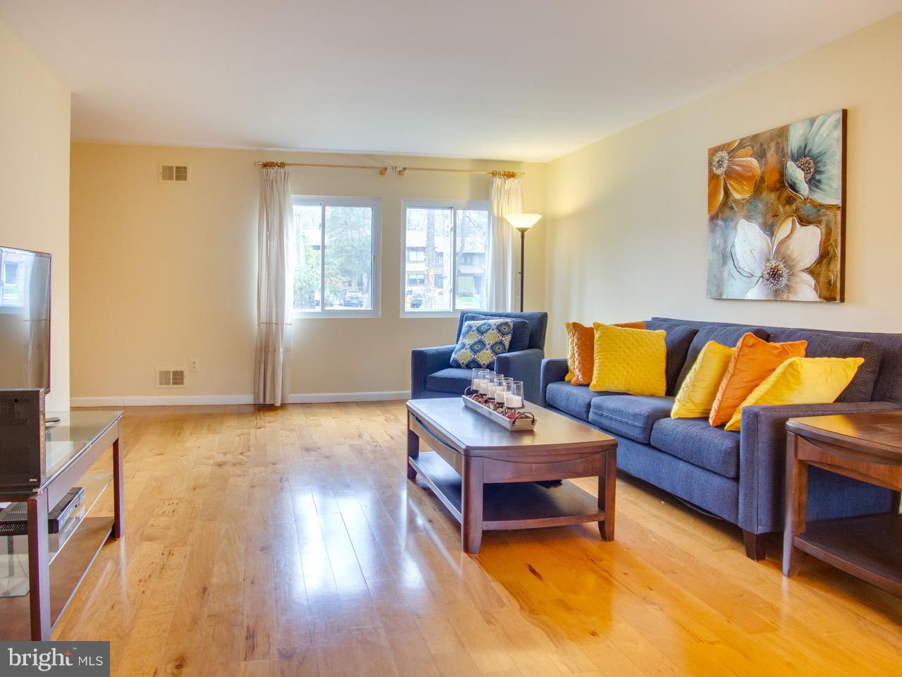 2237 Wheelwright Court Reston, VA 20191 - Photo 5 of 20 Bright and spacious living room