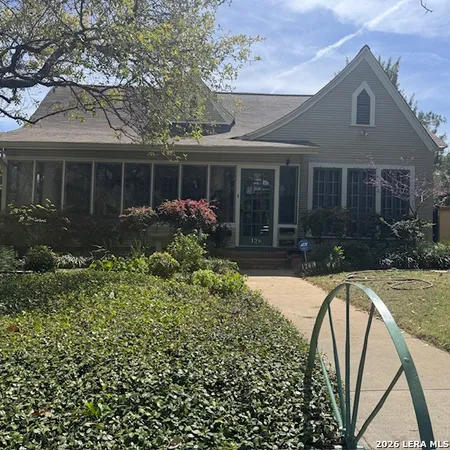 $800 | 126 East Hollywood Avenue, Unit 2, San Antonio, TX 78212