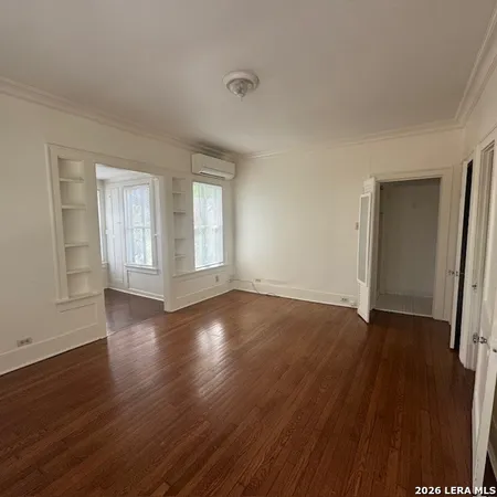 $800 | 126 East Hollywood Avenue, Unit 2, San Antonio, TX 78212