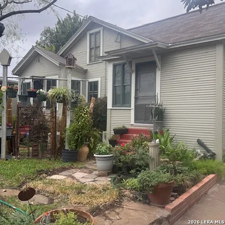 $800 | 126 East Hollywood Avenue, Unit 2, San Antonio, TX 78212