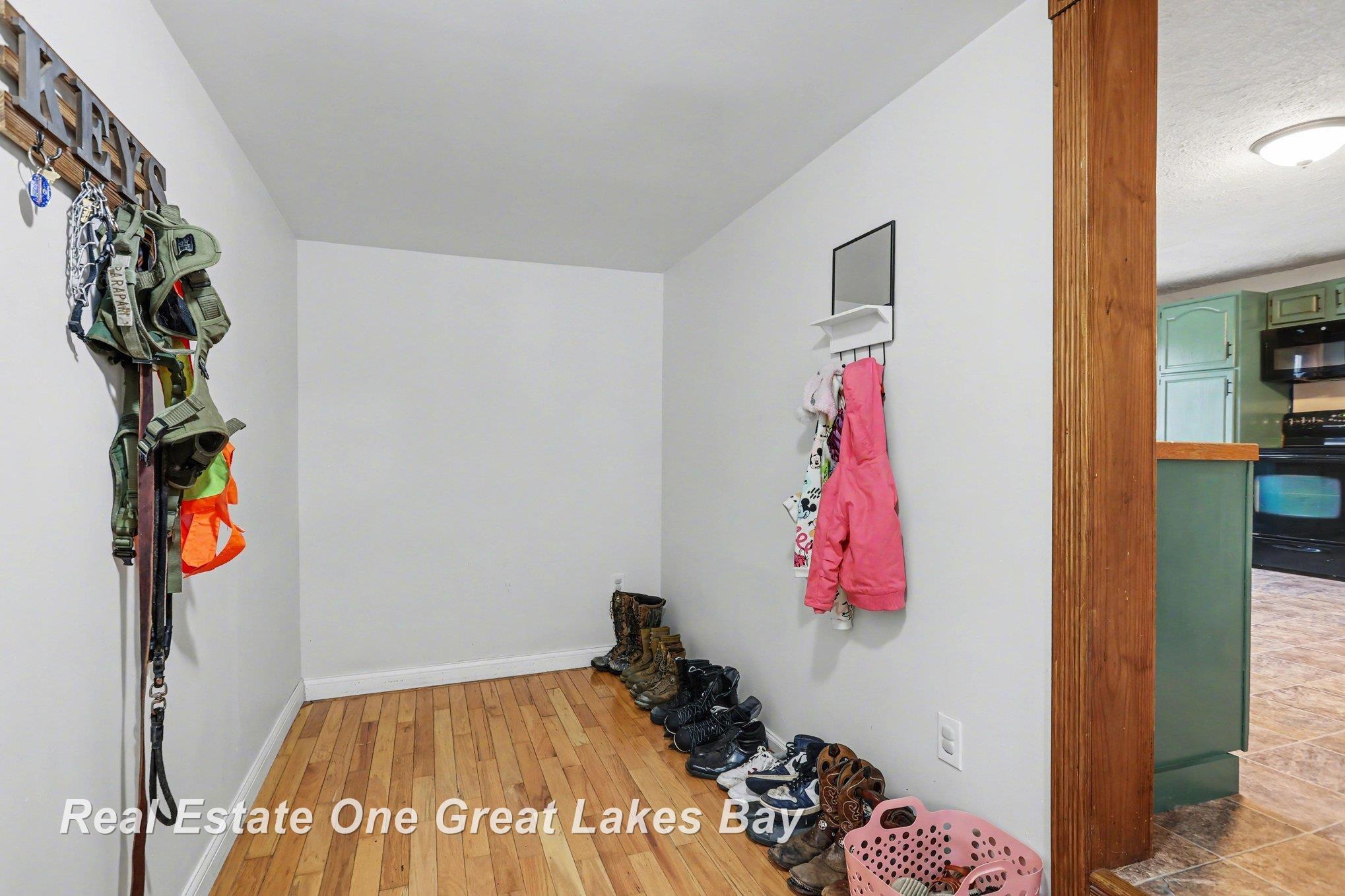 12467 Dorwood Road Burt, MI 48417 - Photo 5 of 33