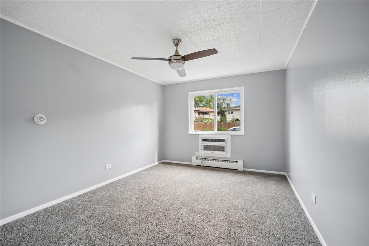 681 Elmhurst Road, Unit C Mount Prospect, IL 60056 - Photo 6 of 12 Gallery Image 6