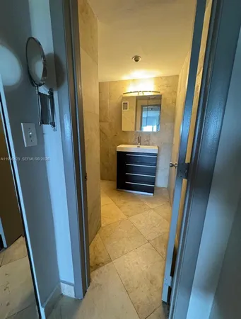 $3,499 | 5825 Collins Avenue, Unit 9B, Miami Beach, FL 33140