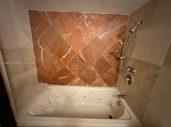 $3,499 | 5825 Collins Avenue, Unit 9B, Miami Beach, FL 33140