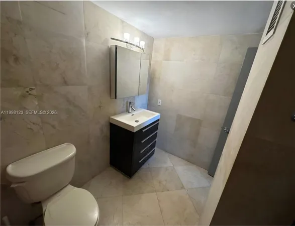$3,499 | 5825 Collins Avenue, Unit 9B, Miami Beach, FL 33140